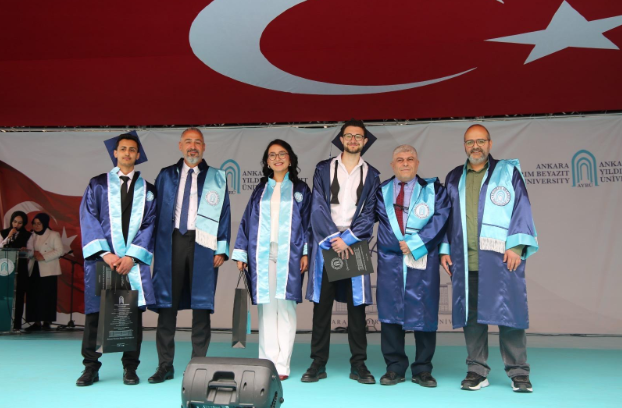 Derece Yapan Bölüm Öğrencileri ve Bölüm İdari Kadro Fotoğrafı