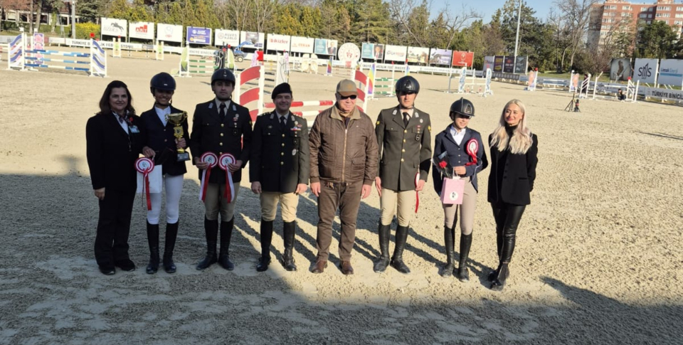 AYBÜ Spor Kulübü Binicisi  Defne TURASAN'dan 8 Mart'ta Anlamlı Başarı