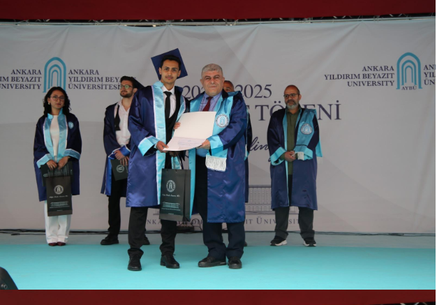 Bölüm Birincisi Abdulsattar Lutfi Ali Saeed OTHMAN Fotoğrafı