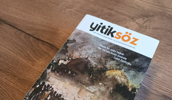  A photograph taken at the table for the Palestine Special Issue of Yitiksöz Magazine. 