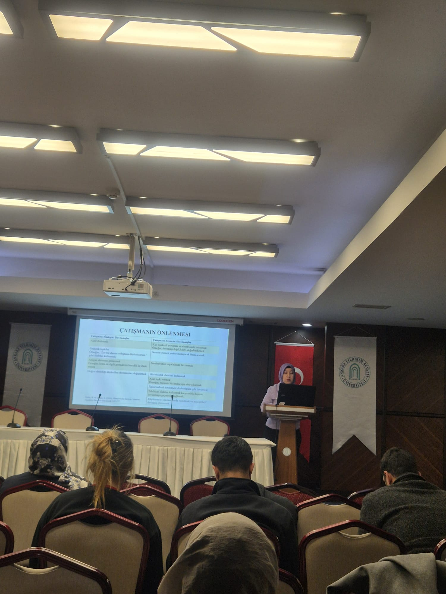 Arş. Gör. Şeyma Albakır'ın sunumu esnasında çekilen fotoğraf