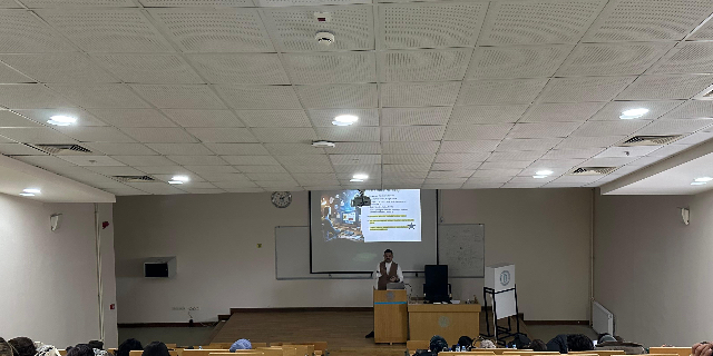 Ahmed Baki Şafak'ın sunum yaptığı esnada çekilen bir fotoğrafı